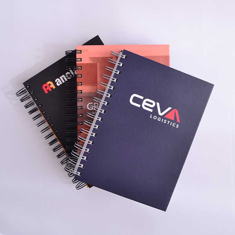 CUADERNO PERSONALIZADO HOJA RAYADA – ANILLADO A5 SIN ELASTICO.